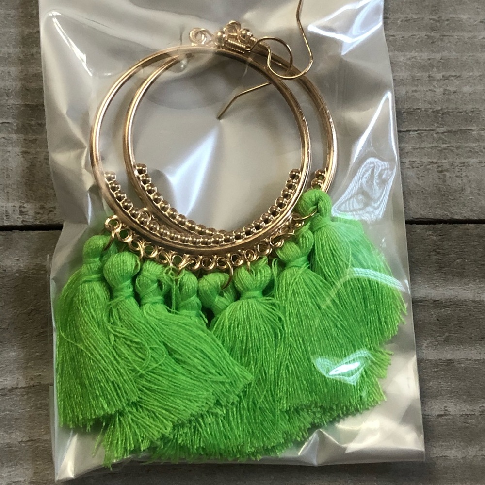 🖤3 for $15🖤 gold with bright green tassels